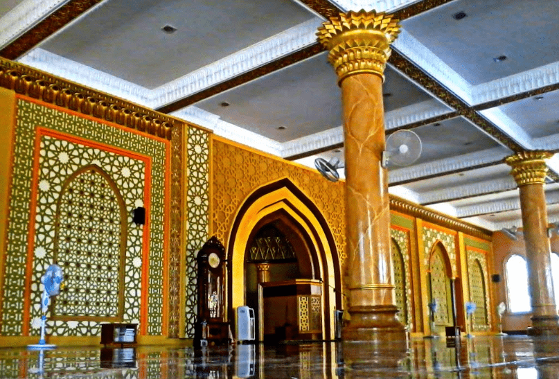 interior masjid agung istiqamah